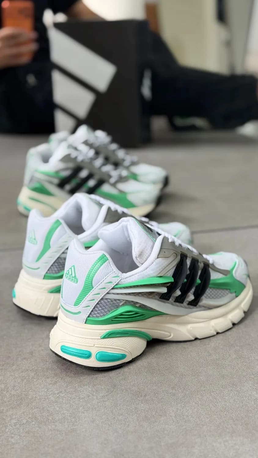 Adidas retrô branco e verde