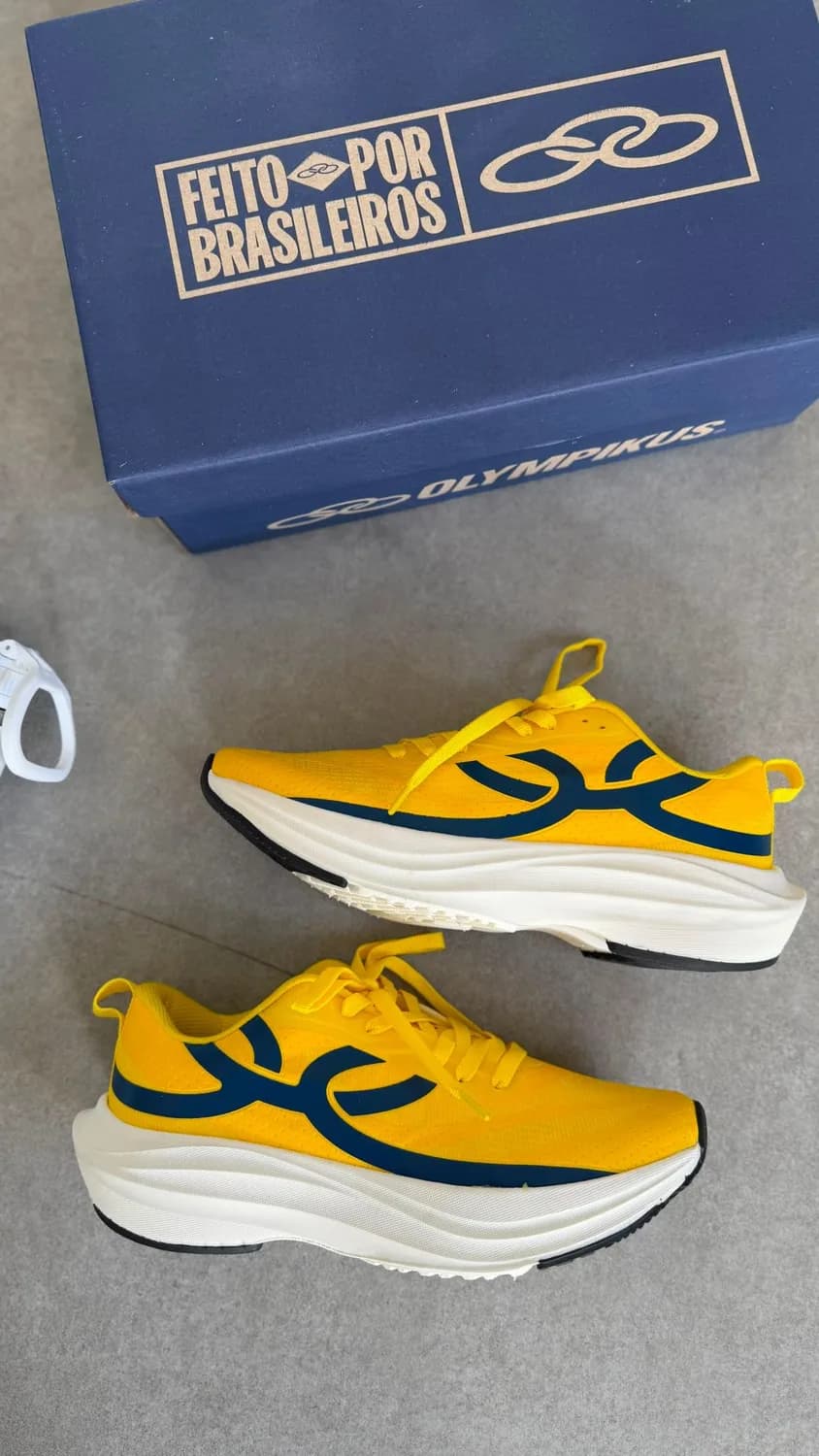 Olympikus amarelo e azul