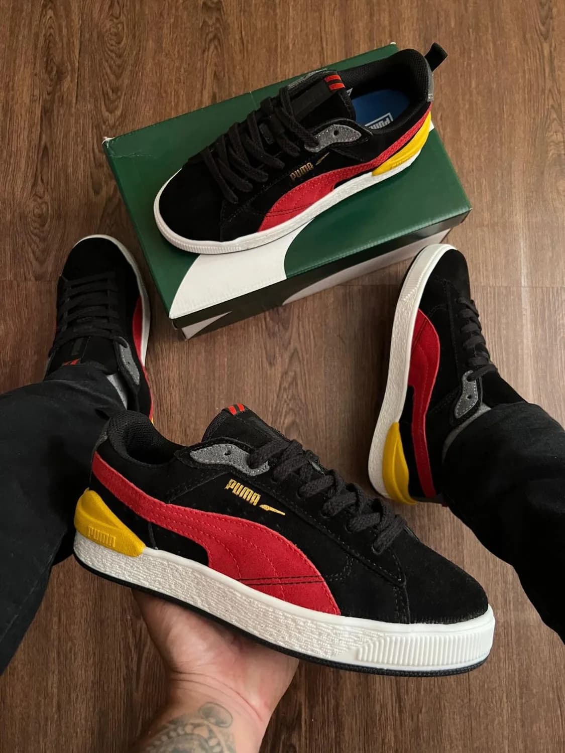 Puma Suede preto e vermelho